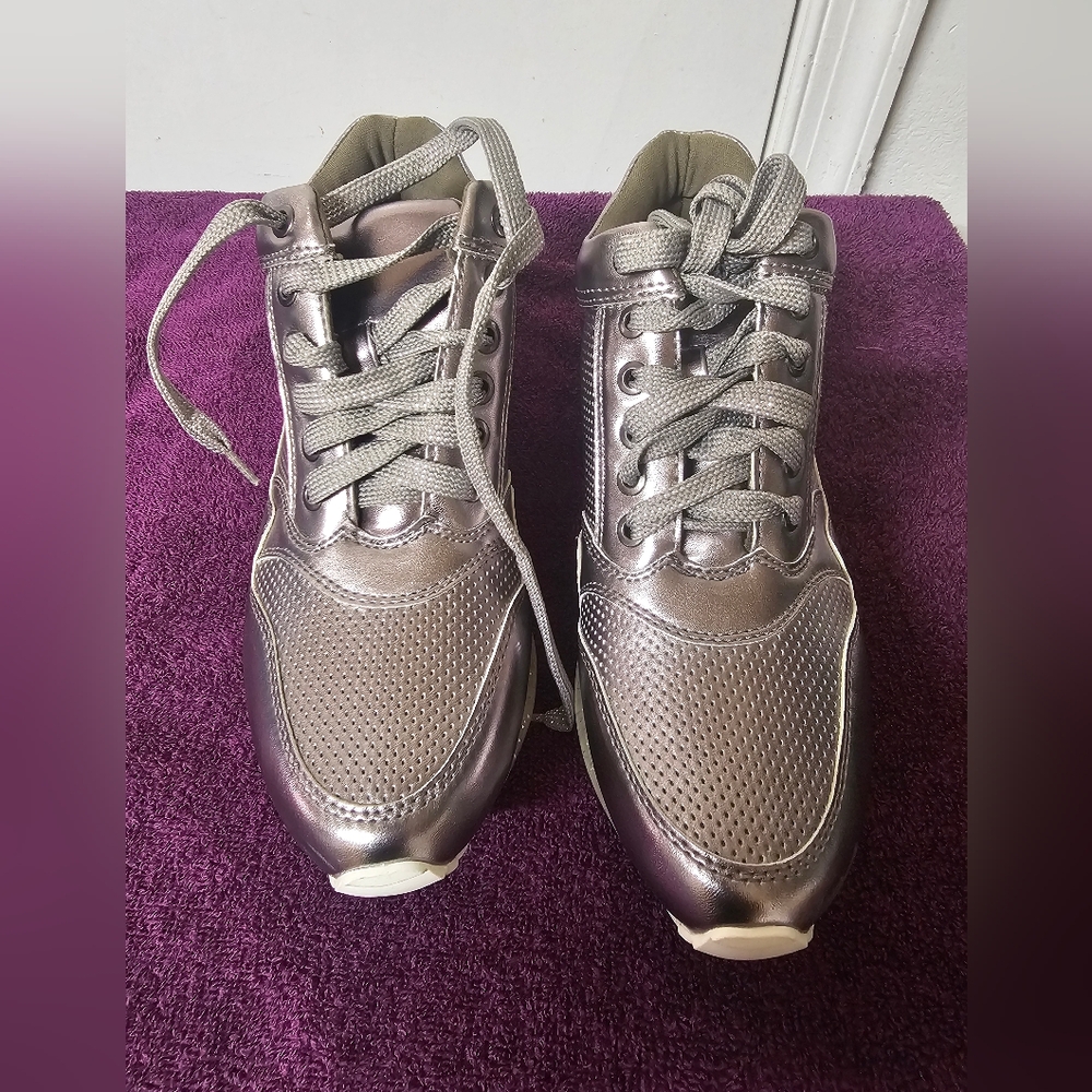 ANKLE SNEAKERS